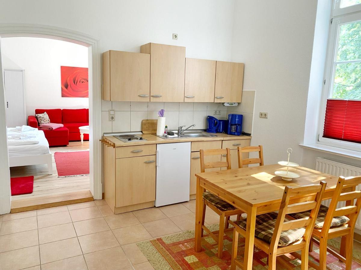 Gutshof Dubnitz - Ferienwohnung 1 "Carlo" Sassnitz Kültér fotó