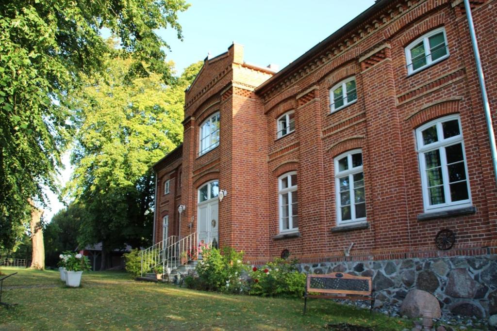 Gutshof Dubnitz - Ferienwohnung 1 "Carlo" Sassnitz Kültér fotó